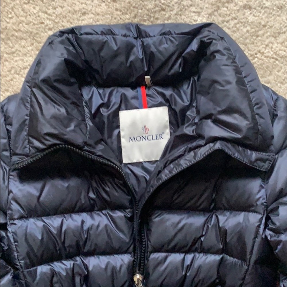 Kids Moncler puffer jacket size 10 - Picture 2 of 3